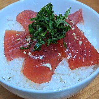 まぐろ漬け丼